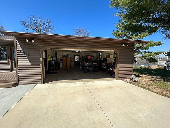 3rd image of 152 Steves Scenic Dr