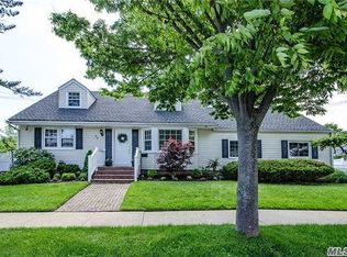 77 Greatwater Ave, Massapequa, NY 11758