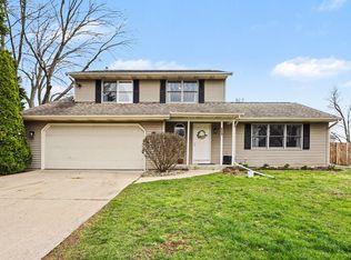 802 Sugar Maple St, Vicksburg, MI