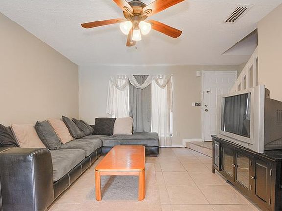 5th image of 613 Casa Park B Ct