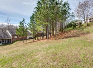 402 Village Cir, Dickson, TN 37055