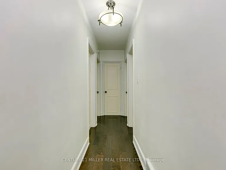 2048 Edinburgh Dr — Photo 16