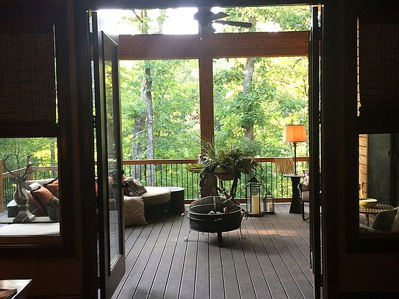 Family room to outdoor 