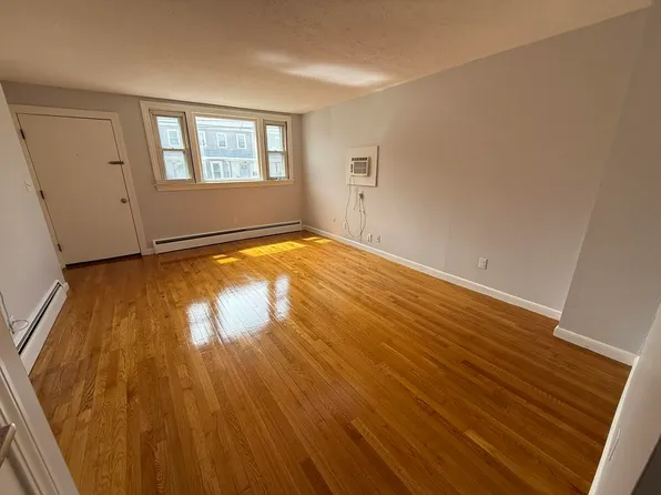 263 River St APT 1, Waltham, MA 02453