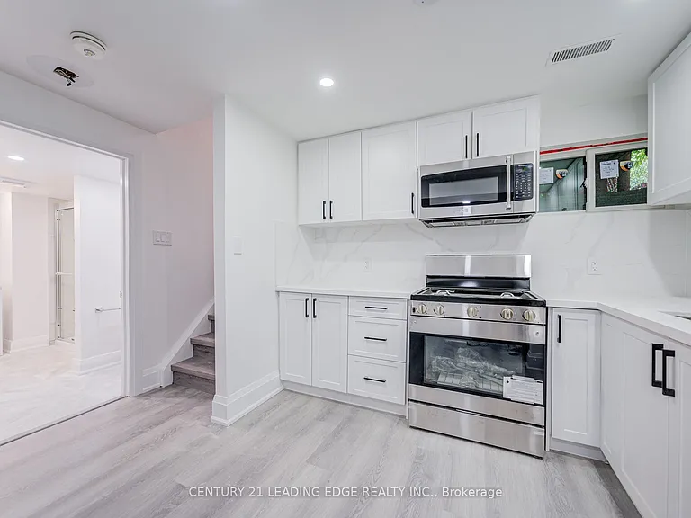 46 Hinchley Wood Grv #BASEMENT — Photo 12