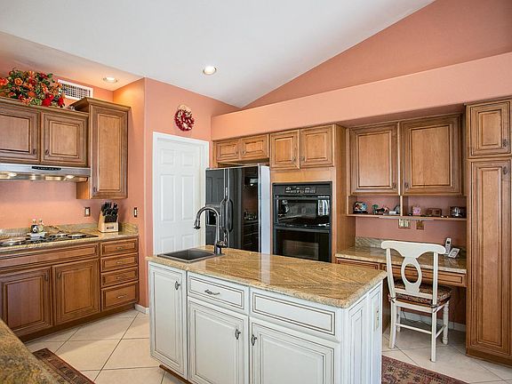 3rd image of 65485 E Canyon Dr