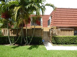 9852 NW 6th Pl, Plantation, FL 33324