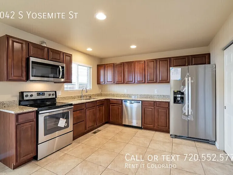 4042 S Yosemite St — Photo 2