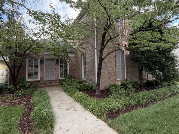 82 Concord Park W, Nashville, TN 37205