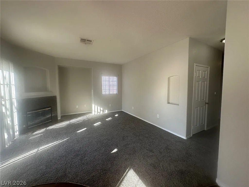 3 bed, 2.0 bath, 1159 sqft, $1,430 — Photo 4
