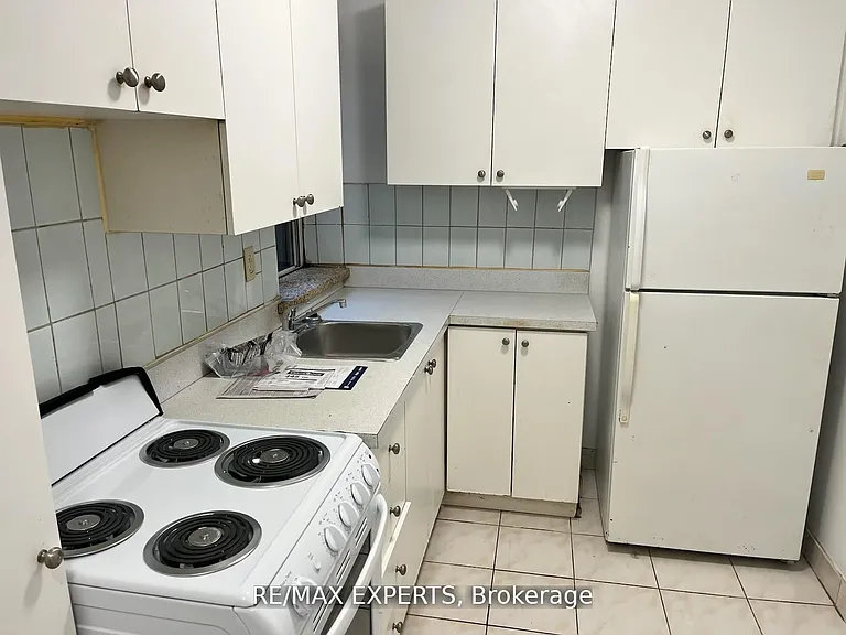 3261A Lake Shore Blvd W #102 — Photo 6