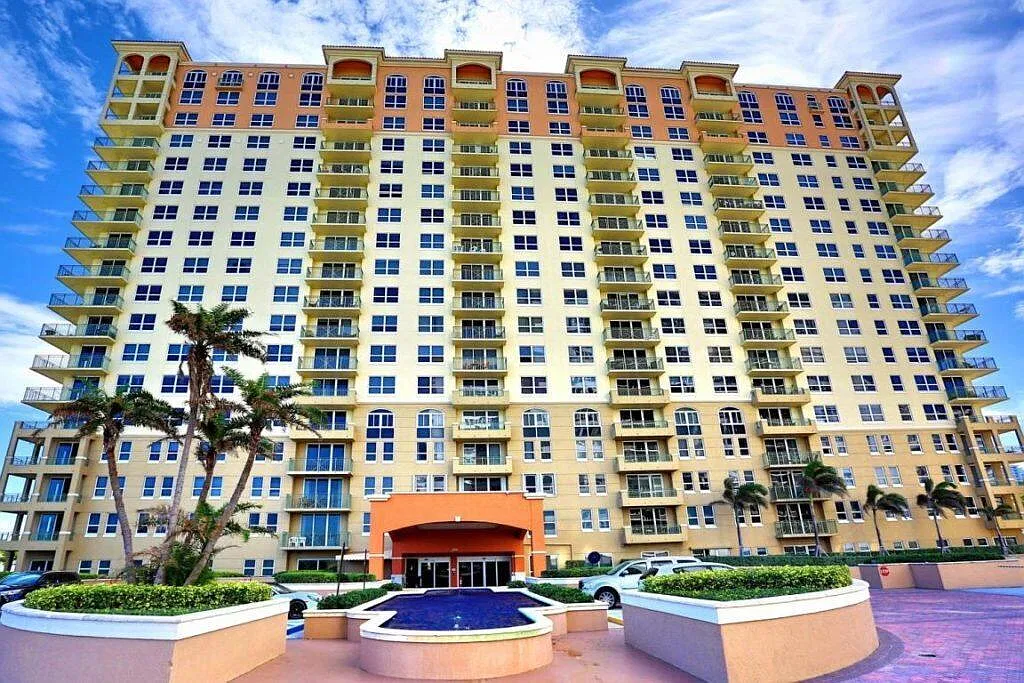 2 bed, 2.0 bath, 1200 sqft, $7,000 — Photo 2