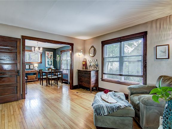 4th image of 818 Maple Street