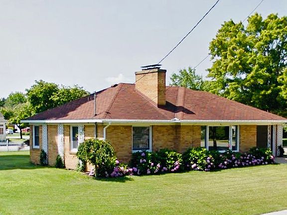 Front & East Side Yard 