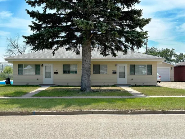 2513 2nd Ave SW #2513, Minot, ND 58701