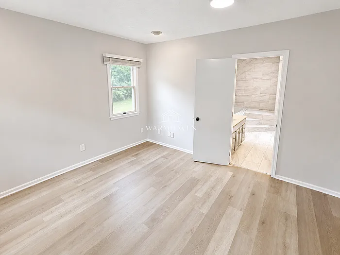 302 N Pershing Ave — Photo 15