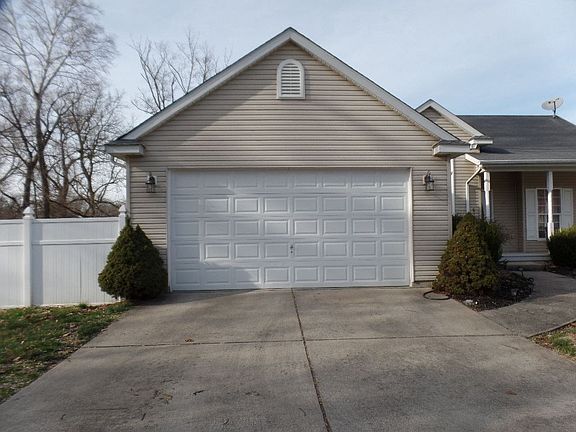 3rd image of 8 Childers Ct
