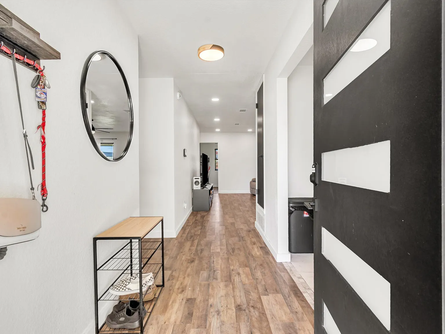 3 bed, 1342 sqft, $2,100 — Photo 4