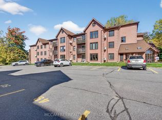 11 Centre St S #103, Greater Napanee, ON K7R3X3