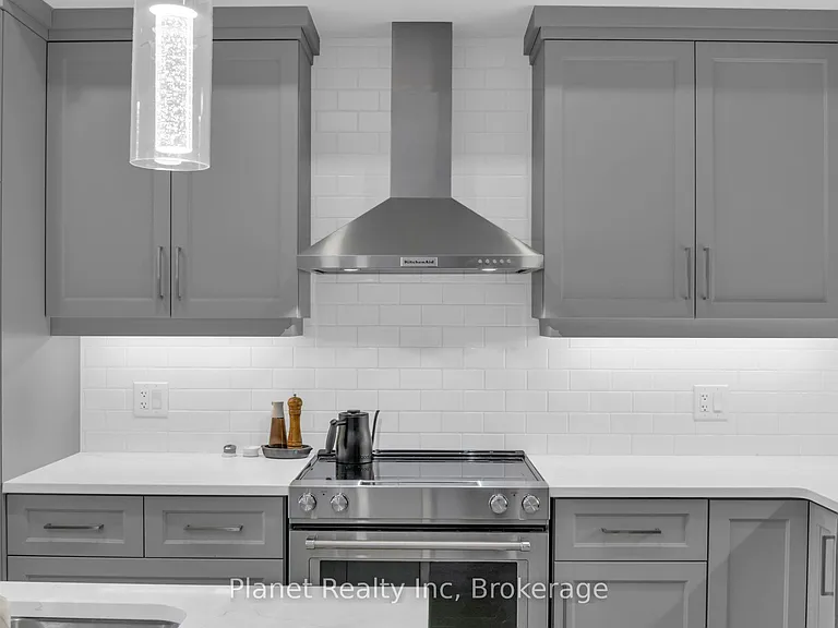 71 Wyndham St S #1006 — Photo 6