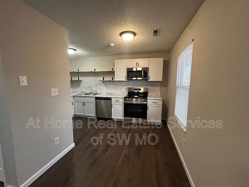 2 bed, 1.0 bath, 750 sqft, $850 — Photo 3