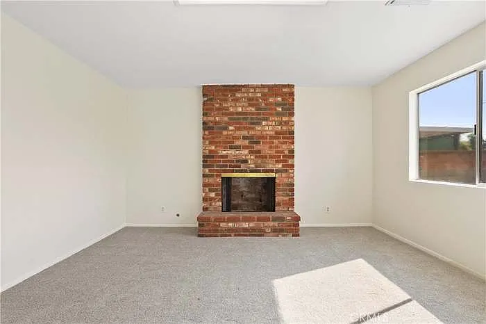 10025 Burnet Ave — Photo 17