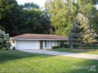 3133 Knight Dr, Buchanan, MI 49107