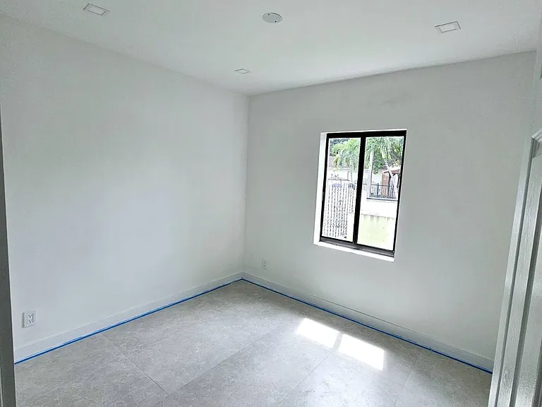 1601 NW 36th Ave #1 — Photo 6