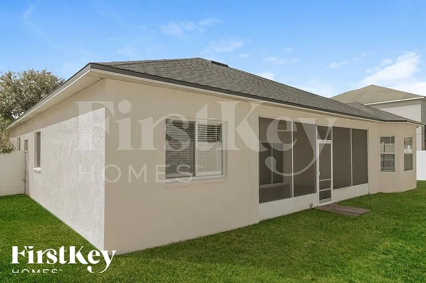4 bed, 2.0 bath, 2315 sqft, $2,930 — Photo 2