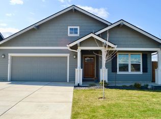 412 NE Oak Pl, Redmond, OR 97756