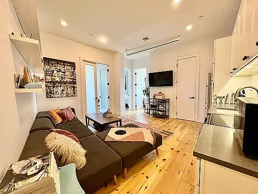 Rented by Nooklyn NYC LLC | media 19