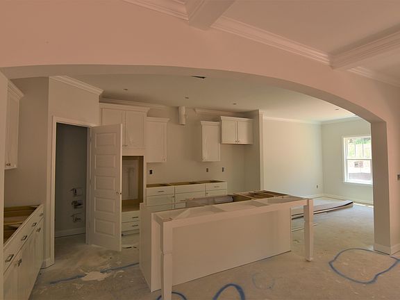 3rd image of 121 Sugarmaple Way