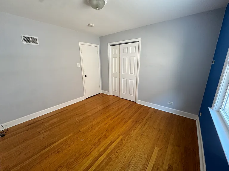 9034 La Crosse Ave #1S — Photo 6