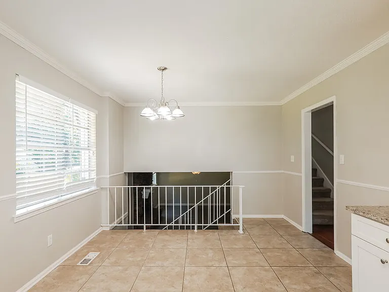 1760 Sonia Dr — Photo 8