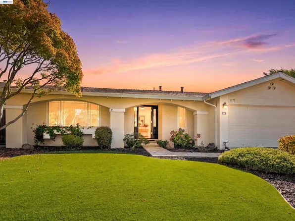 5773 Shadow Ridge Dr, Castro Valley, CA 94552