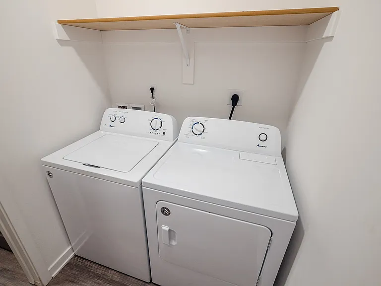 Village West Apartments — Photo 95