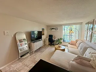 200 Pretoria Ave #C2 — Photo 4