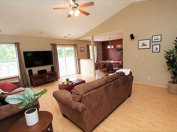 2nd image of 702 Braxton Dr N