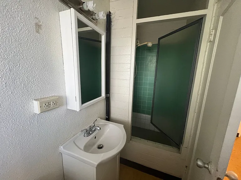 215 Paoakalani Ave — Photo 6