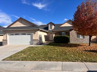 1035 Pepper Ln, Fernley, NV 89408
