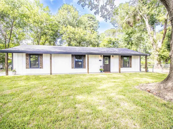 290 Randolph St, Waskom, TX 75692