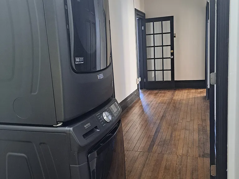 718 W Stephenson St #2 — Photo 5