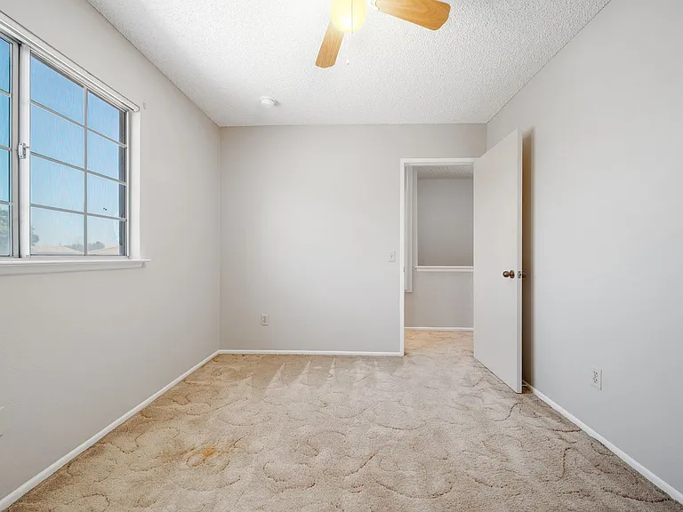 2571 W Orange Ave — Photo 22