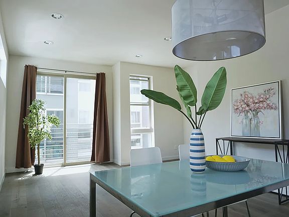 Living Room (2nd floor)