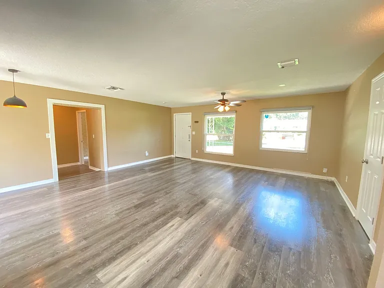 908 Teatro Ct — Photo 2