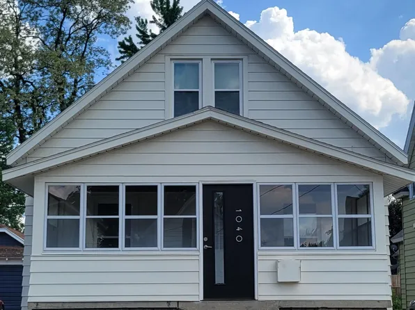 1040 Helen St NE, Grand Rapids, MI 49503