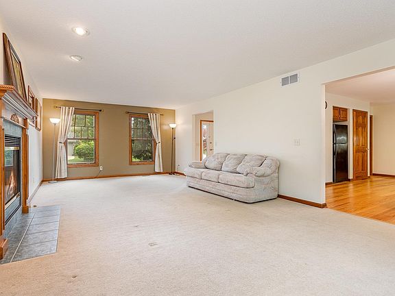 5th image of 4216 Stonegate Dr