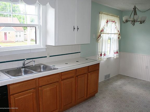4th image of 625 Lincoln Ave