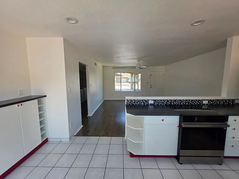 1506 E Palmdale Dr — Photo 27