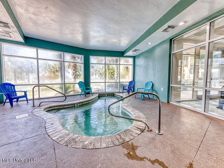 2228 Beach Dr #404 — Photo 15
